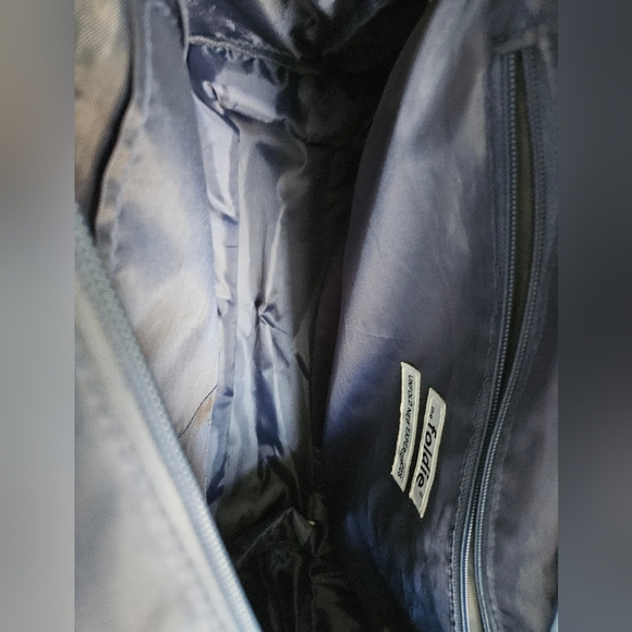 Foldie Travel Bag With Shoulder Strap - Picture 5 of 5